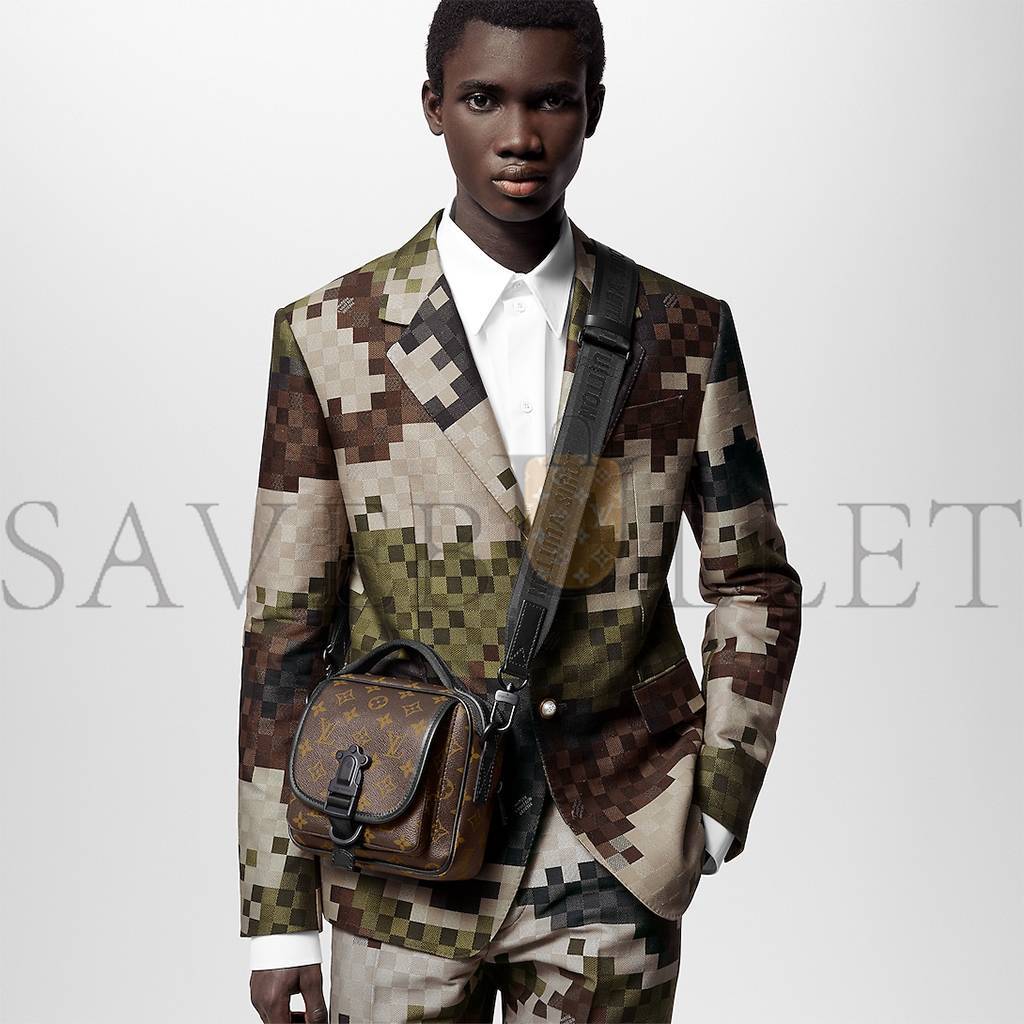 l**is V*t*n quest messenger m46973 (18*18*10cm)